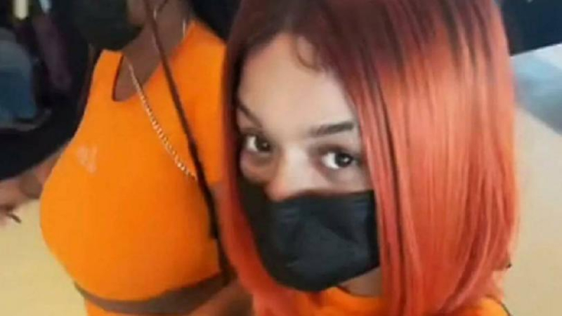 Туристок захотели снять с рейса, потому что экипаж счел их наряды оскорбительными