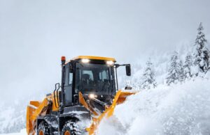 Экскаватор-погрузчик: Универсальный солдат на стройплощадке