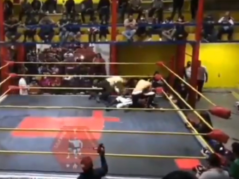 26-летний реслер умер во время поединка в Мексике