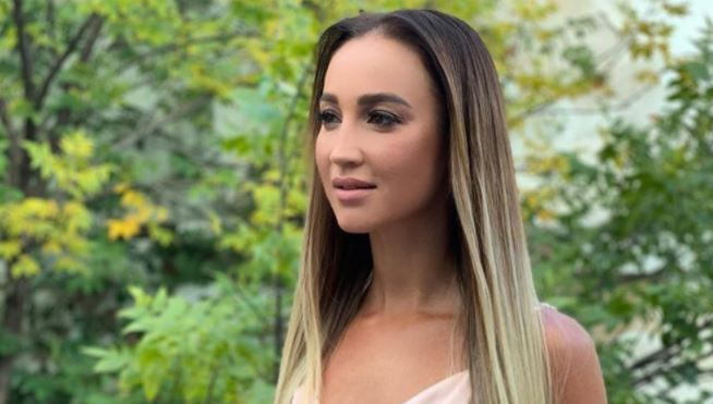 Бузова может усыновить ребенка к своему 35-летию