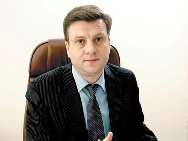 Главврач омской больницы, назвавший причиной инцидента с Навальным нарушение обмена веществ, возглавит сразу два медучреждения