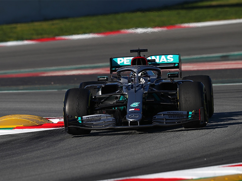 Хэмилтон оказался самым быстрым по время португальской квалификации