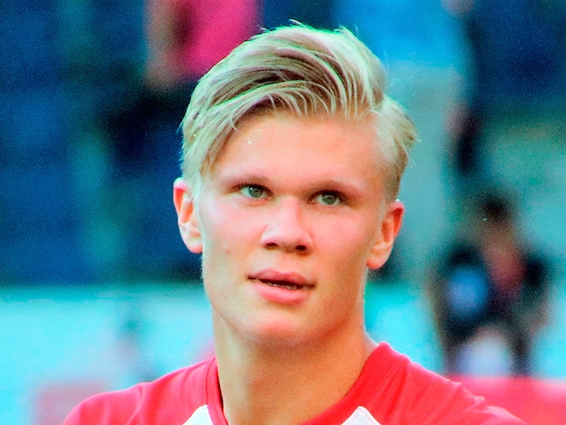 Холанда признали лучшим молодым футболистом Европы