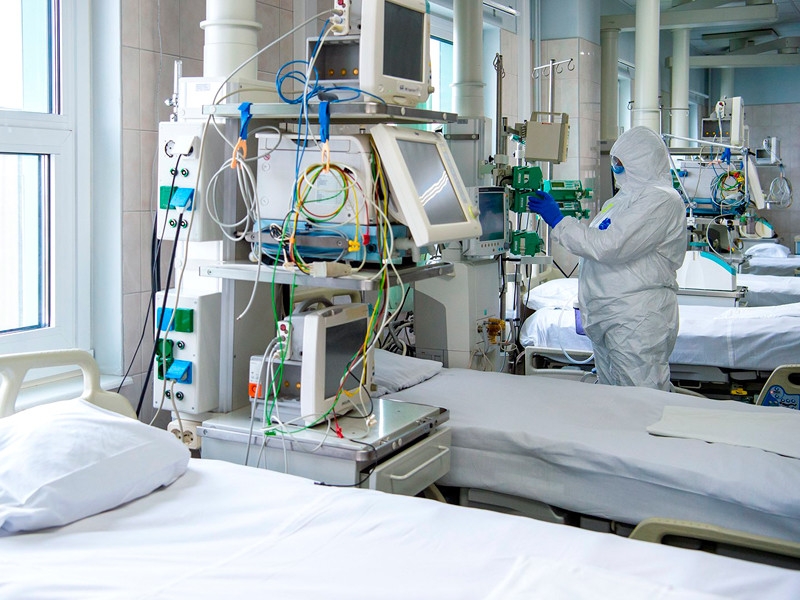 "Медиазона": С апреля в коронавирусных больницах умерло 75 тыс. человек