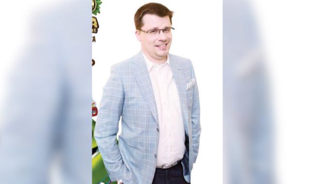 Разведенный Харламов переписал на шестилетнюю дочь дом за 100 млн рублей