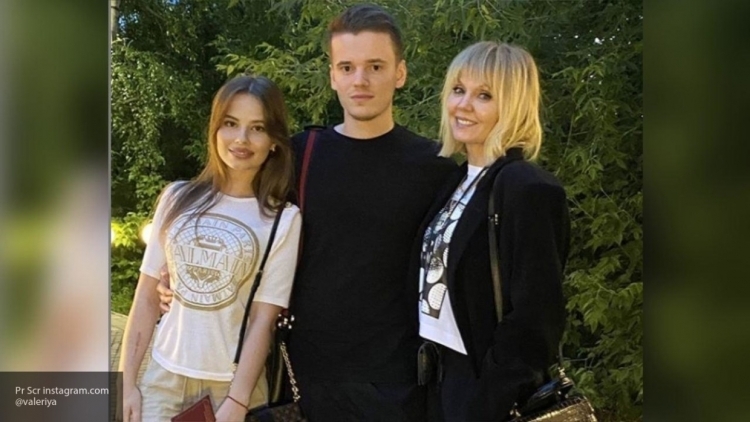 Сын Валерии объявил о беременности супруги