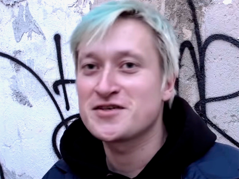 В Москве арестовали участника Pussy Riot за акцию с радужными флагами в день рождения Путина